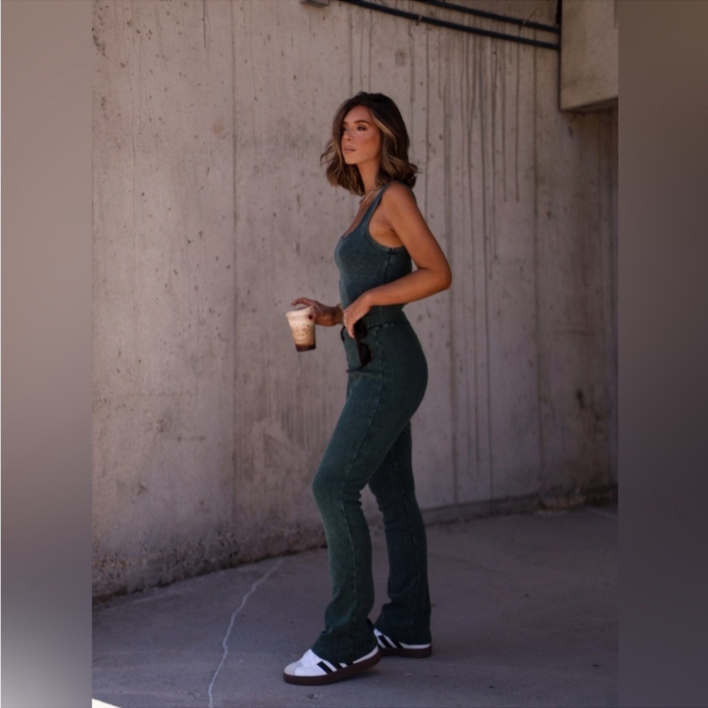 Green Sleeveless Jumpsuit with Fitted Legs